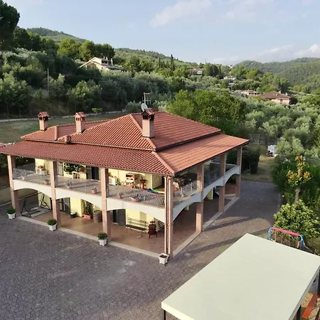 La Casetta Di Nonna Lulu Landhaus